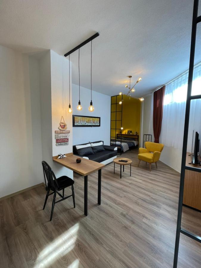 Ora-Prn, Studio Apartment In The City Centre Pristina Kültér fotó