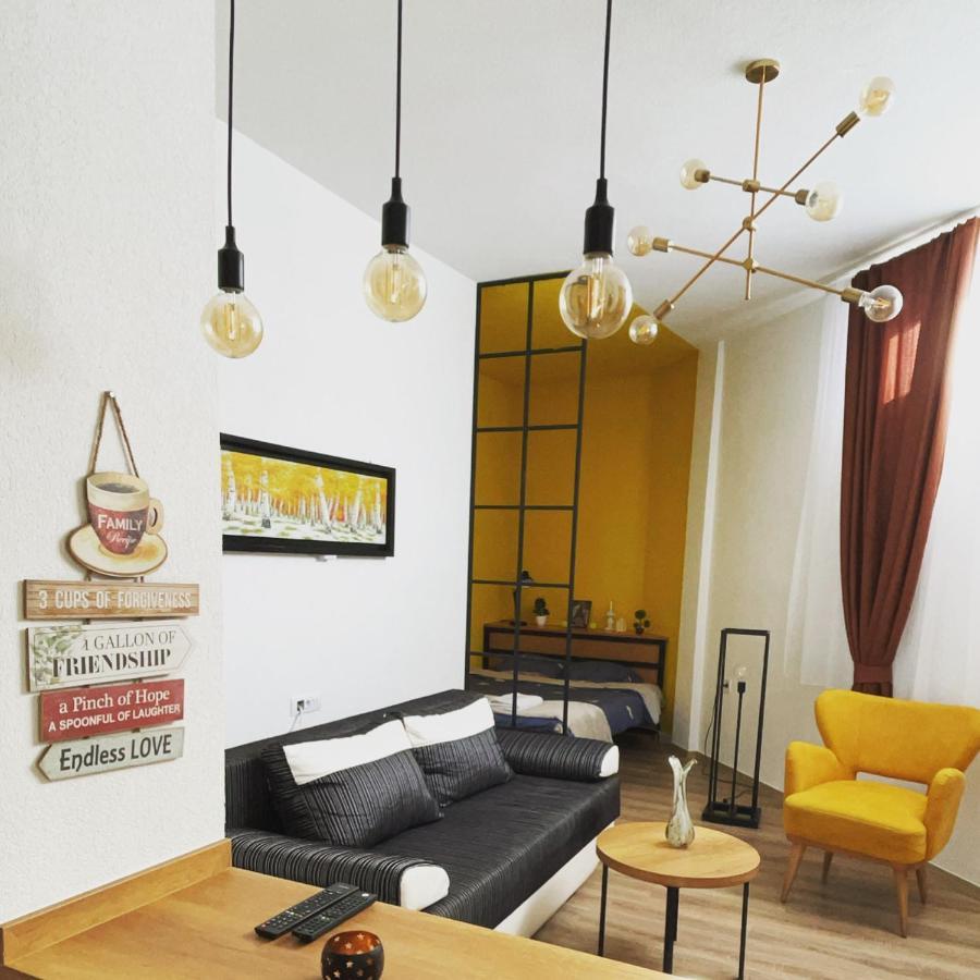Ora-Prn, Studio Apartment In The City Centre Pristina Kültér fotó